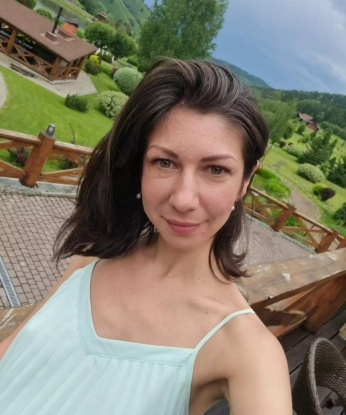 Мой опыт и креативность помогут нам создать незабываемую атмосферу. У меня широкий спектр услуг, и я знаю, как доставить тебе максимум удовольствия. Мои возможности безграничны, и я открыта для новых экспериментов. На моих фото ты сможешь увидеть, насколько я соблазнительна и привлекательна. Уверяю тебя, мое обаяние и сексапильность доставят тебе истинное удовлетворение. Мои клиенты всегда возвращаются ко мне снова и снова. Ты хочешь стать одним из них? Жду тебя в Москве для незабываемых встреч! 😉🔥🌃 Карина